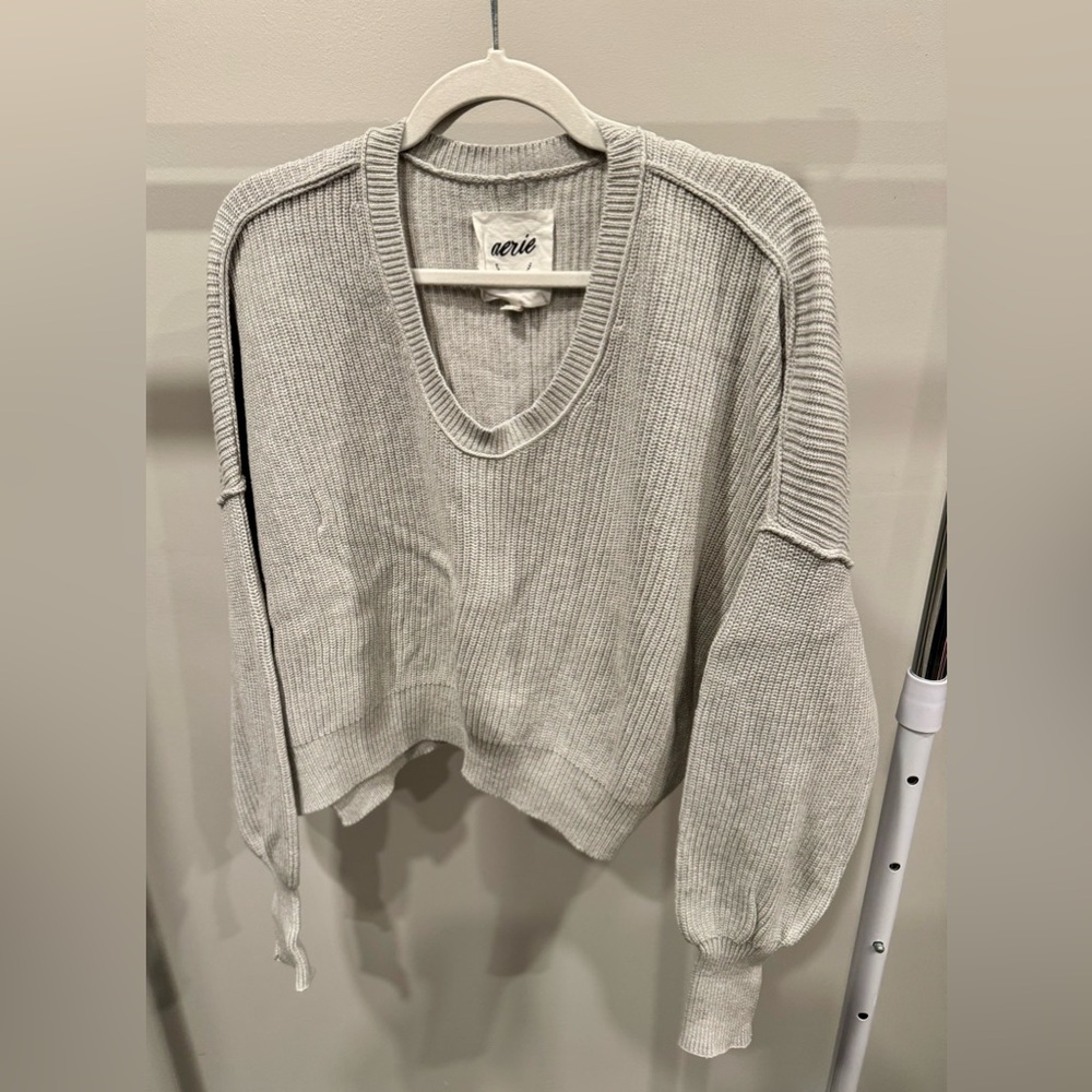 Aerie Women's Light Gray V-Neck Sweater